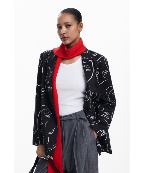 Desigual(デシグアル)の「BRATISLAVAブレザーフェイスモチーフプリント(テーラードジャケット・レディース・ブラック・S/M/L/XL/XS)」の4枚目の写真