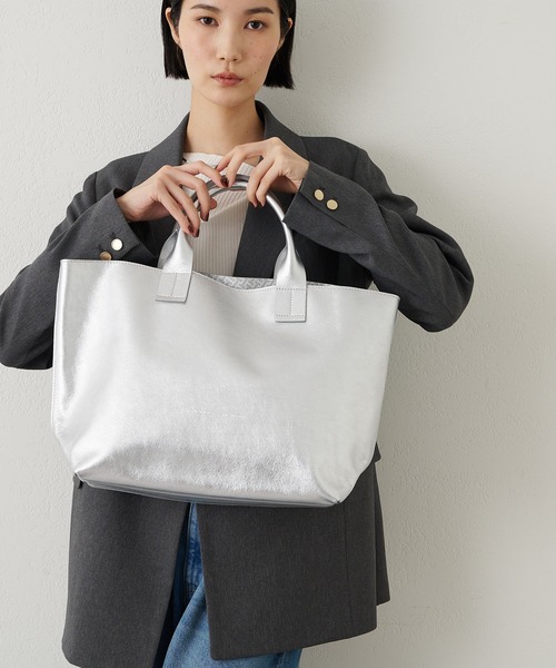IACUCCI(イアクッチ)の「オペラ LAMINATO/INSTAMP(トートバッグ・レディース・シルバー・FREE)」の18枚目の写真