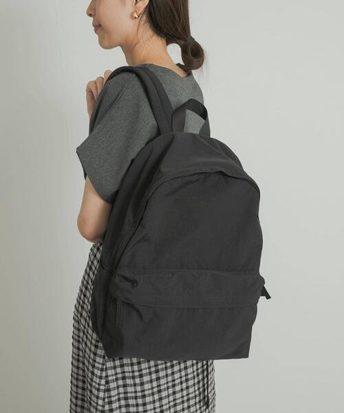 URBAN RESEARCH DOORS（アーバンリサーチドアーズ）の「ウォッシャブルマルチ収納リュック（バックパック/リュック・レディース・ブラック/アイボリー・ONE）」の4枚目の写真