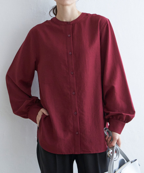 ikka（イッカ）の「【雑誌InRed10月号掲載】前後2WAYバンドカラーシャツ（シャツ/ブラウス・レディース・ブルー/オフホワイト/グレー/ダークグリーン/チャコールグレー/ボルドー・L/M/S）」の6枚目の写真