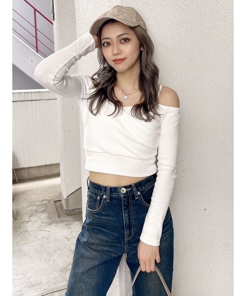 GYDA（ジェイダ）の「カシュクールデザインオフショルトップス（Tシャツ/カットソー・レディース・ブラック/マスタード/グレー/オフホワイト・FREE）」の18枚目の写真