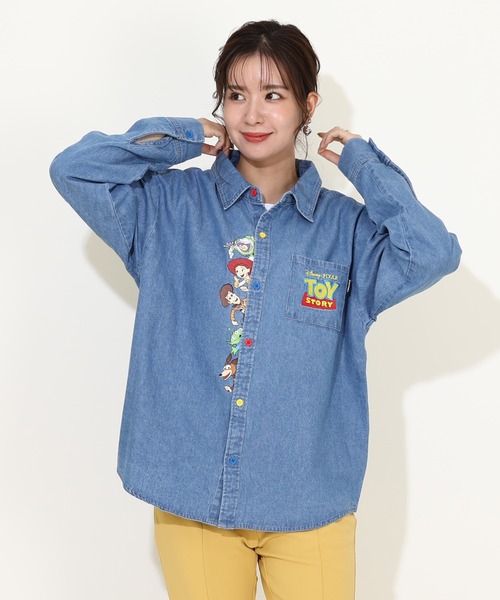 Disney（ディズニー）の「親子お揃い ディズニー トイ・ストーリー 刺繍シャツ 9617A（シャツ/ブラウス・レディース・ライトインディゴブルー・M/L/XL/S）」の4枚目の写真