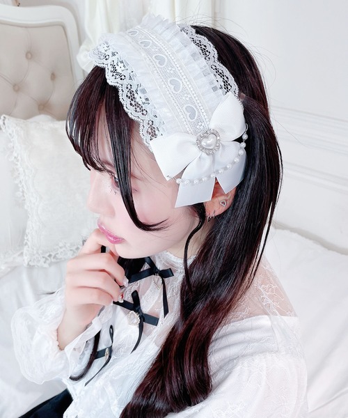 MA*RS(アメーバーマーズ)の「パールハート×ハートレースヘッドドレス(バレッタ/ヘアクリップ・レディース・ブラック/ホワイト・FREE)」の3枚目の写真