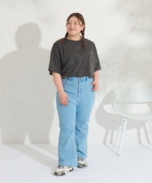 【大きいサイズ】刺繍ポケット付きフレアシルエットデニムパンツ