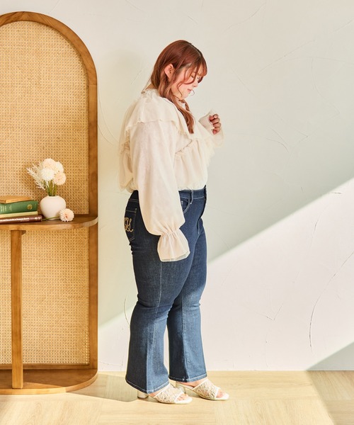 Louiosy(ルオシー)の「【大きいサイズ】刺繍ポケット付きフレアシルエットデニムパンツ(デニムパンツ・レディース・インディゴブルー/ライトブルー/ブルー・3L/X-LARGE/4L)」の14枚目の写真