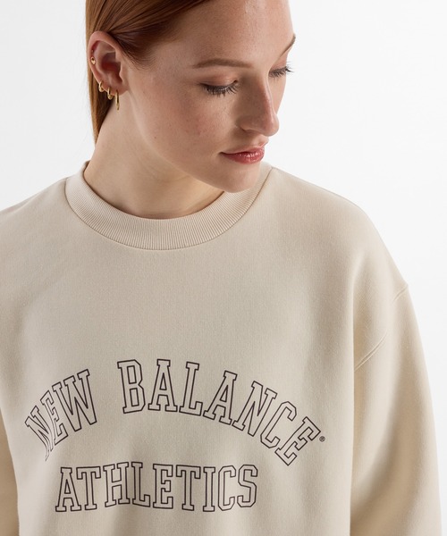 NEW BALANCE（ニューバランス）の「グラフィックフレンチテリークルー(裏起毛)（スウェット・レディース・アイボリー/グリーン/パープル・SMALL/MEDIUM/LARGE/X-LARGE）」の4枚目の写真