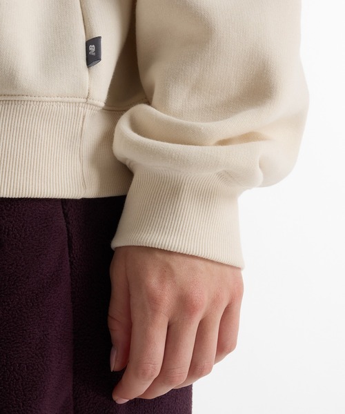 NEW BALANCE（ニューバランス）の「グラフィックフレンチテリークルー(裏起毛)（スウェット・レディース・アイボリー/グリーン/パープル・SMALL/MEDIUM/LARGE/X-LARGE）」の10枚目の写真