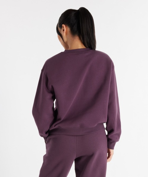 NEW BALANCE（ニューバランス）の「グラフィックフレンチテリークルー(裏起毛)（スウェット・レディース・アイボリー/グリーン/パープル・SMALL/MEDIUM/LARGE/X-LARGE）」の11枚目の写真