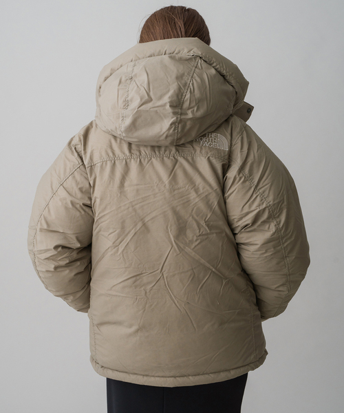 IENA（イエナ）の「THE NORTH FACE/ザ ノースフェイス Alteration Baffs Jacket ND92360（ダウンジャケット/コート・レディース・ベージュ/ブラック・X-SMALL/SMALL）」の21枚目の写真