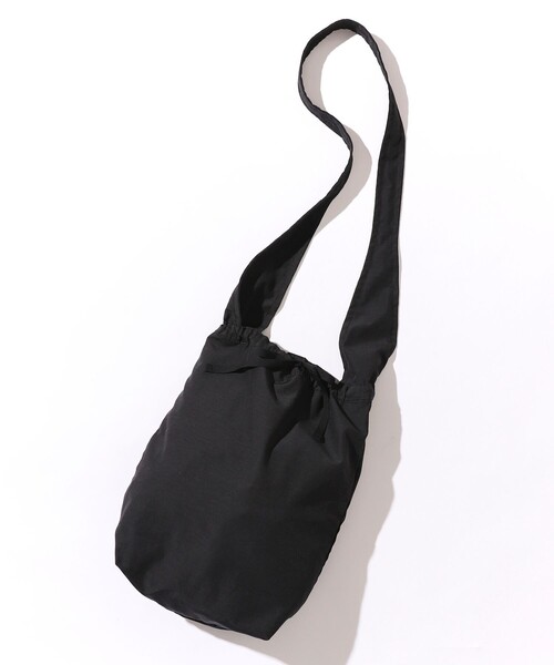 Firsthand(ファーストハンド)の「thriftwear and fleamarkettourr×Firsthand/スリフトウェアアンドフリーマーケットツアー×ファーストハンド 別注 NYLON SHOULDER(ショルダーバッグ・レディース・ブラック/オリーブ/ベージュ・ONE SIZE)」の2枚目の写真