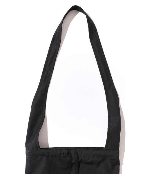 Firsthand(ファーストハンド)の「thriftwear and fleamarkettourr×Firsthand/スリフトウェアアンドフリーマーケットツアー×ファーストハンド 別注 NYLON SHOULDER(ショルダーバッグ・レディース・ブラック/オリーブ/ベージュ・ONE SIZE)」の5枚目の写真