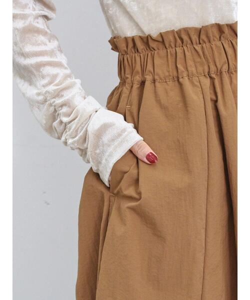 Samansa Mos2 blue（サマンサモスモスブルー）の「グログランナイロンギャザースカート（スカート・レディース・キャメル/カーキ/ブラック・F）」の15枚目の写真