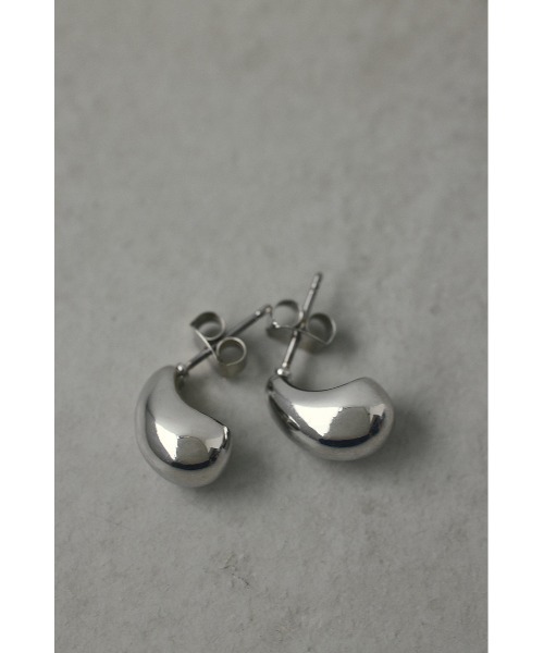 STYLEMIXER(スタイルミキサー)の「ミニマルビーンズピアス(ピアス(両耳用)・レディース・ゴールド/シルバー・FREE)」の4枚目の写真