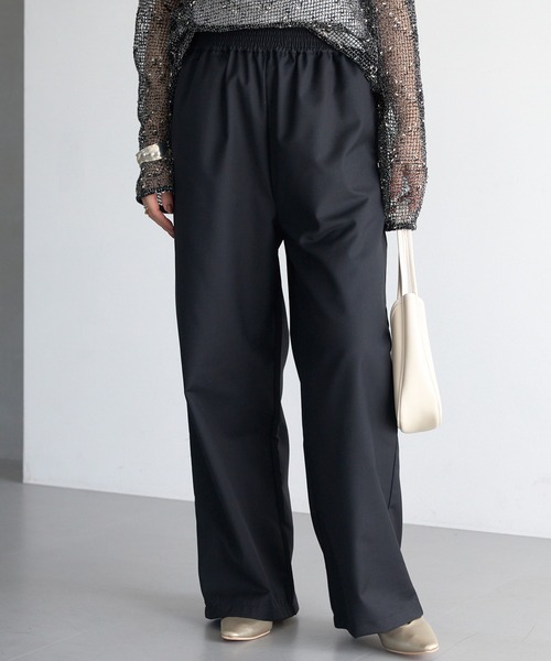 LAVEANGE（ラビアンジェ）の「【洗える】シャーリングウエストイージーパンツ（その他パンツ・レディース・ブラウン/グレー/ブラック・M/LL/3L/4L/5L）」の4枚目の写真