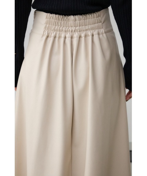 AZUL by moussy(アズールバイマウジー)の「レザーフレアスカート(スカート・レディース・ライトベージュ/ブラック・SMALL/MEDIUM)」の19枚目の写真