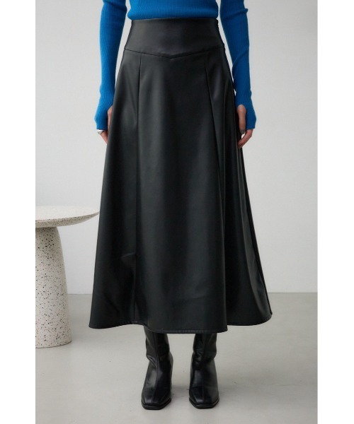 AZUL by moussy(アズールバイマウジー)の「レザーフレアスカート(スカート・レディース・ライトベージュ/ブラック・SMALL/MEDIUM)」の6枚目の写真