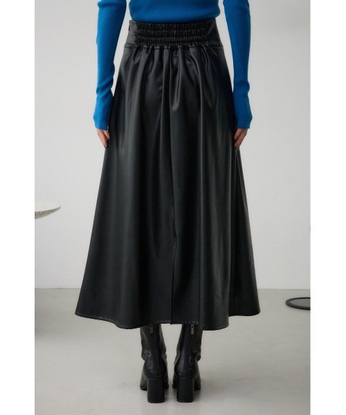 AZUL by moussy(アズールバイマウジー)の「レザーフレアスカート(スカート・レディース・ライトベージュ/ブラック・SMALL/MEDIUM)」の8枚目の写真