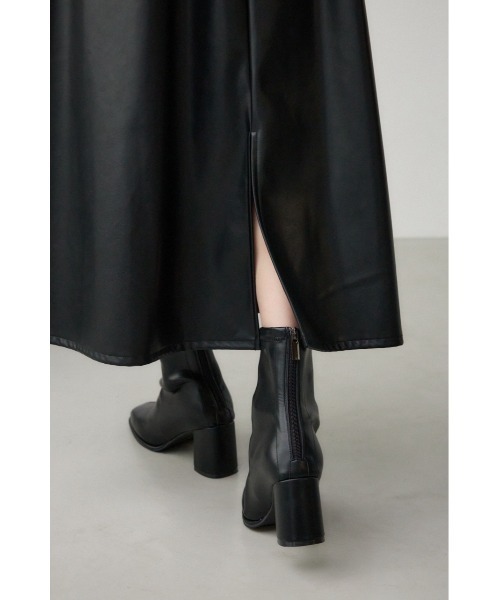 AZUL by moussy(アズールバイマウジー)の「レザーフレアスカート(スカート・レディース・ライトベージュ/ブラック・SMALL/MEDIUM)」の12枚目の写真