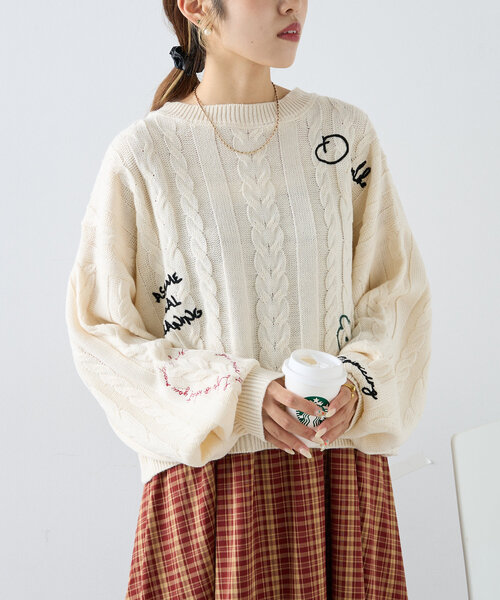 w closet(ダブルクローゼット)の「コード刺繍ケーブルニット(ニット/セーター・レディース・オフホワイト/グレー/ネイビー・FREE)」の2枚目の写真