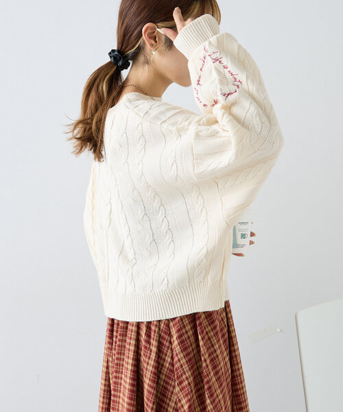 w closet(ダブルクローゼット)の「コード刺繍ケーブルニット(ニット/セーター・レディース・オフホワイト/グレー/ネイビー・FREE)」の7枚目の写真