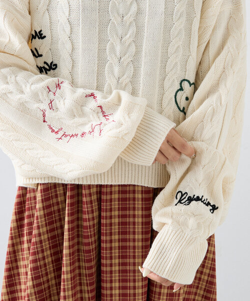 w closet(ダブルクローゼット)の「コード刺繍ケーブルニット(ニット/セーター・レディース・オフホワイト/グレー/ネイビー・FREE)」の11枚目の写真