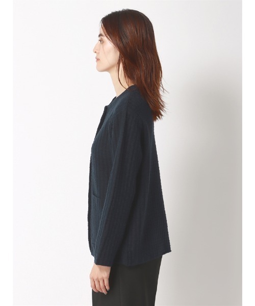 SUIT SQUARE（スーツスクエア）の「ニットジャケット ハンドウォッシュ ジャカード メタルボタン（ニット/セーター・レディース・チャコールグレー/ネイビー・38(9号)）」の17枚目の写真