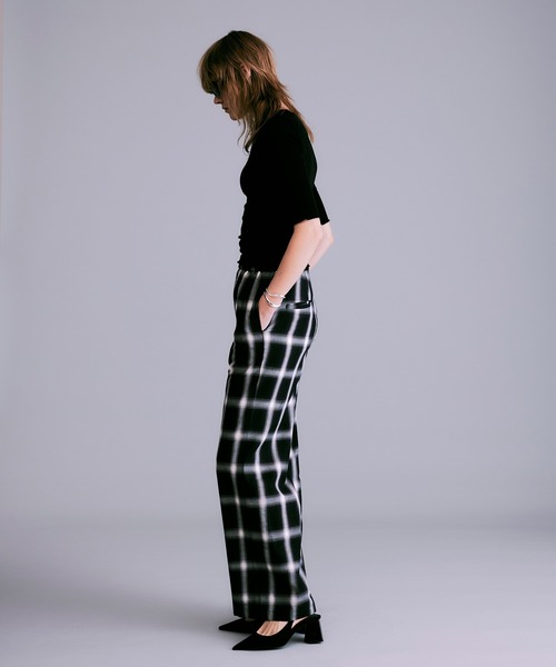 NOISE MAKER（ノイズメーカー）の「シアーハーフスリーブカットソー（Tシャツ/カットソー・レディース・ホワイト/ブラック/レッド・FREE）」の14枚目の写真