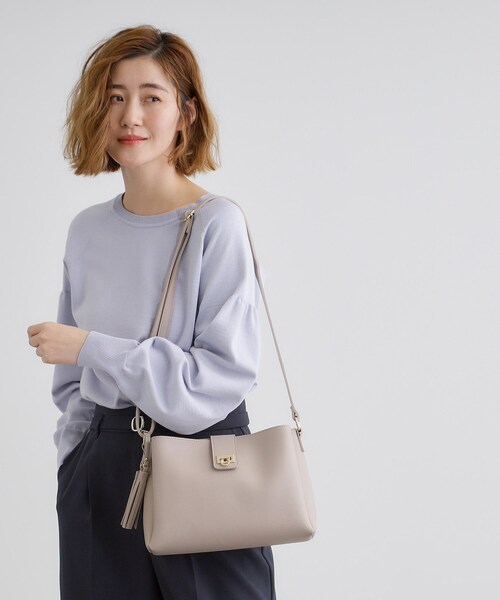grove(グローブ)の「【人間工学】ワイドベルトタッセルショルダー(ショルダーバッグ・レディース・ライトグレー/ブルー/アイボリー/ブラック・00)」の8枚目の写真