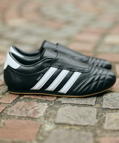 adidas（アディダス）の「TAEKWONDO W　JQ4775（スニーカー・レディース・ブラック・22.5cm/23.0cm/23.5cm/24.0cm/24.5cm/25.0cm/25.5cm/26.0cm/26.5cm/27.0cm/27.5cm/28.0cm/22.0cm）」の2枚目の写真