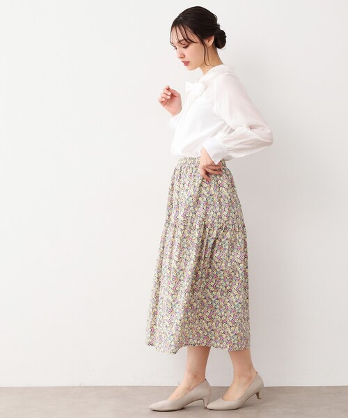 LAURA ASHLEY（ローラアシュレイ）の「【セレモニー可／洗える】ボウタイセミダルブラウス（シャツ/ブラウス・レディース・オフホワイト・38）」の4枚目の写真