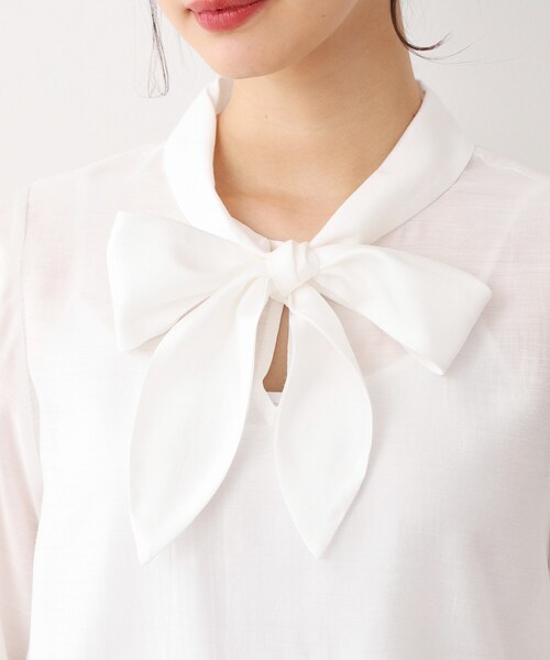 LAURA ASHLEY（ローラアシュレイ）の「【セレモニー可／洗える】ボウタイセミダルブラウス（シャツ/ブラウス・レディース・オフホワイト・38）」の9枚目の写真