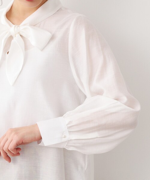 LAURA ASHLEY（ローラアシュレイ）の「【セレモニー可／洗える】ボウタイセミダルブラウス（シャツ/ブラウス・レディース・オフホワイト・38）」の10枚目の写真
