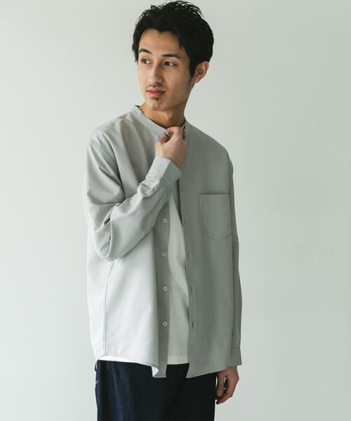URBAN RESEARCH DOORS（アーバンリサーチドアーズ）の「『WEB/一部店舗限定サイズ』『吸水速乾』セオアルファバンドカラーロングスリーブシャツ（シャツ/ブラウス・メンズ・ライトグレー/チャコールグレー/ロイヤルブルー/オフホワイト・X-LARGE/LARGE/MEDIUM）」の8枚目の写真