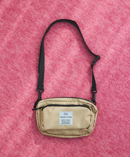 KiU(キウ)の「KiU×FREAK'S STORE/キウ×フリークスストア 別注300D BODY BAG SMALL 300D スモールボディーバッグ 撥水(ショルダーバッグ・メンズ・レオパード/ベージュ/ブラック・ONE SIZE)」の16枚目の写真