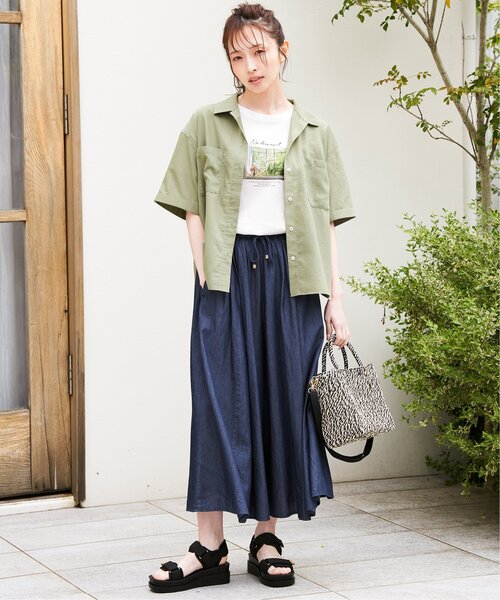 ikka(イッカ)の「【プチプラ1990円(税抜)】ロゴフォトプリントTシャツ【親子コーデ】(Tシャツ/カットソー・レディース・オフホワイト/チャコールグレー/オレンジ/ホワイト・M/L/S)」の8枚目の写真