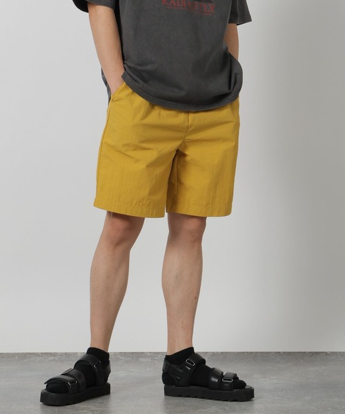 LAKOLE（ラコレ）の「ナイロンカラーショーツ / 283529（その他パンツ・メンズ・ブラック/パープル/マスタード・SMALL/MEDIUM/LARGE/X-LARGE）」の3枚目の写真