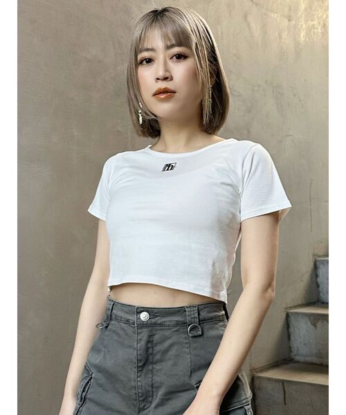 MURUA（ムルーア）の「メタルロゴクロップドTシャツ（Tシャツ/カットソー・レディース・ホワイト/その他1/イエロー/ブラック/レッド・FREE）」の15枚目の写真