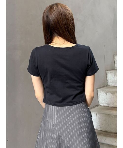 MURUA（ムルーア）の「メタルロゴクロップドTシャツ（Tシャツ/カットソー・レディース・ホワイト/その他1/イエロー/ブラック/レッド・FREE）」の21枚目の写真