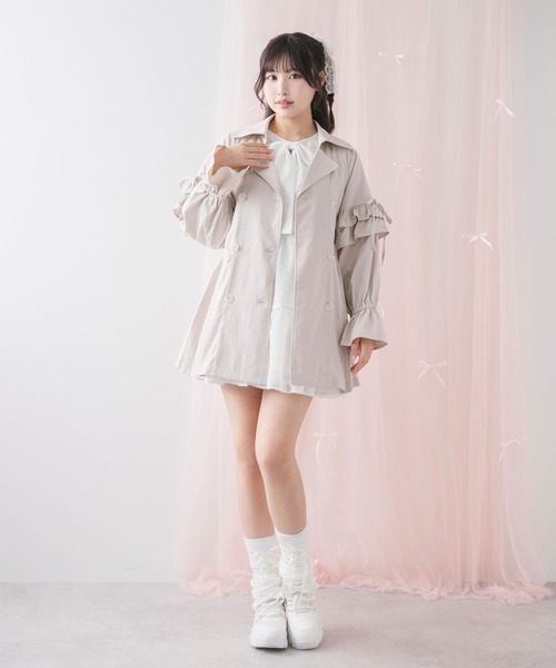 DearMyLoveRose(ディアマイラブローズ)の「バックプリーツショートトレンチコート(トレンチコート・レディース・ブラック/グレイッシュベージュ・3L/LL/LARGE/MEDIUM/SMALL)」の15枚目の写真