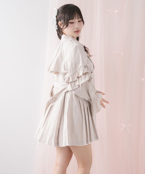 DearMyLoveRose(ディアマイラブローズ)の「バックプリーツショートトレンチコート(トレンチコート・レディース・ブラック/グレイッシュベージュ・3L/LL/LARGE/MEDIUM/SMALL)」の10枚目の写真