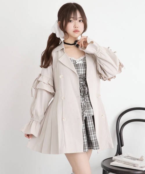 DearMyLoveRose(ディアマイラブローズ)の「バックプリーツショートトレンチコート(トレンチコート・レディース・ブラック/グレイッシュベージュ・3L/LL/LARGE/MEDIUM/SMALL)」の7枚目の写真
