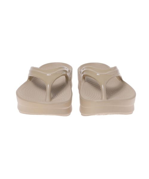 OOFOS(ウーフォス)の「OOFOS OOmega-Nomad 2000440102222(サンダル・レディース・ベージュ・24㎝/25㎝/23㎝)」の4枚目の写真