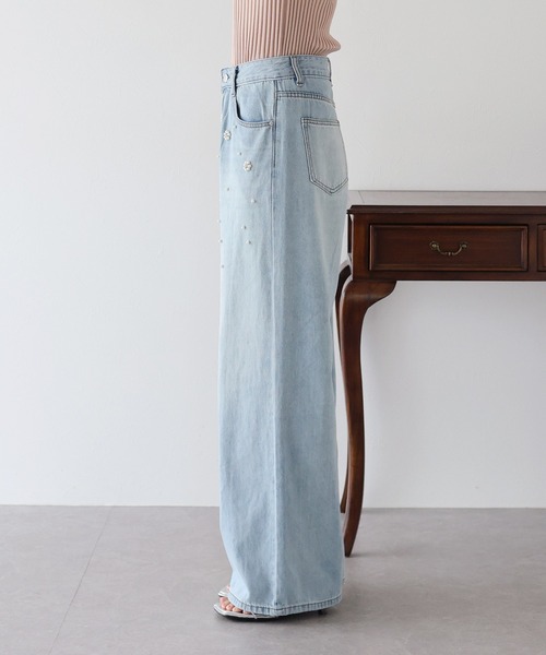 BLUEEAST(ブルーイースト)の「パールフラワーデニムパンツ(デニムパンツ・レディース・ブルー・LARGE/MEDIUM/SMALL)」の15枚目の写真