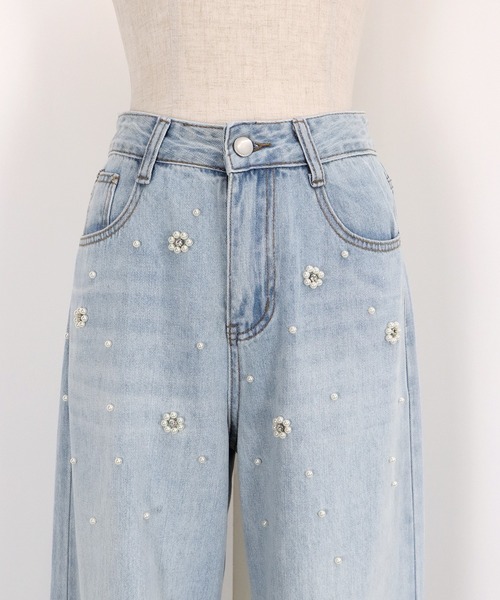 BLUEEAST(ブルーイースト)の「パールフラワーデニムパンツ(デニムパンツ・レディース・ブルー・LARGE/MEDIUM/SMALL)」の12枚目の写真