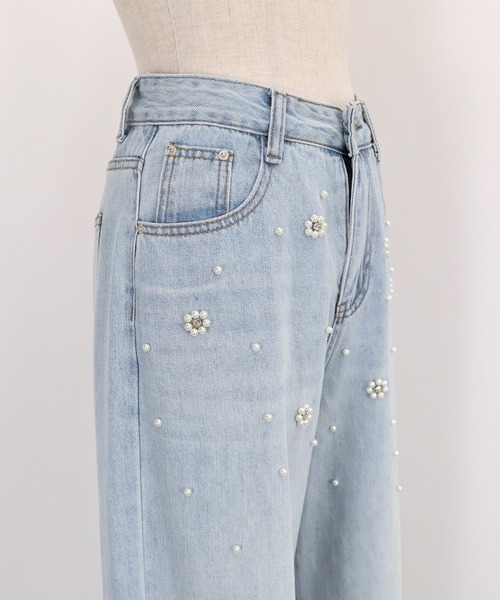 BLUEEAST(ブルーイースト)の「パールフラワーデニムパンツ(デニムパンツ・レディース・ブルー・LARGE/MEDIUM/SMALL)」の11枚目の写真
