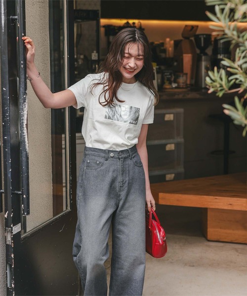titivate(ティティベイト)の「箔プリントコンパクトTシャツ(Tシャツ/カットソー・レディース・ブラック系その他/ホワイト系その他2/ホワイト系その他3/ホワイト系その他・FREE)」の21枚目の写真