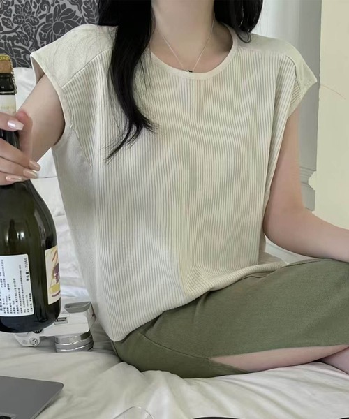 aimoha(アイモハ)の「【aimoha】フロントリブデザインノースリーブトップス (SS)(ベスト・レディース・チョコ/ライトベージュ/キャメル/グリーン/ブラック/ブルー・FREE)」の3枚目の写真
