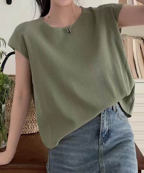 aimoha(アイモハ)の「【aimoha】フロントリブデザインノースリーブトップス (SS)(ベスト・レディース・チョコ/ライトベージュ/キャメル/グリーン/ブラック/ブルー・FREE)」の4枚目の写真