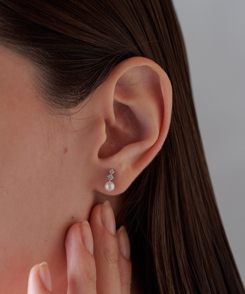 ALLURELLE(アリュレル)の「【ALLURELLE】淡水パール パール×ジルコニアピアス silver925 KNF-TP(ピアス(両耳用)・レディース・シルバー/ホワイト/ゴールド・FREE)」の2枚目の写真