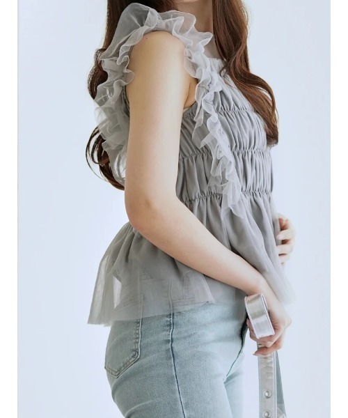 LUDIC PARK(ルディックパーク)の「【SNSで話題!大人の上品可愛い】チュールフリル使いノースリーブトップス(タンクトップ・レディース・グレー/アイボリー/ブラック/サックスブルー・S/M)」の7枚目の写真